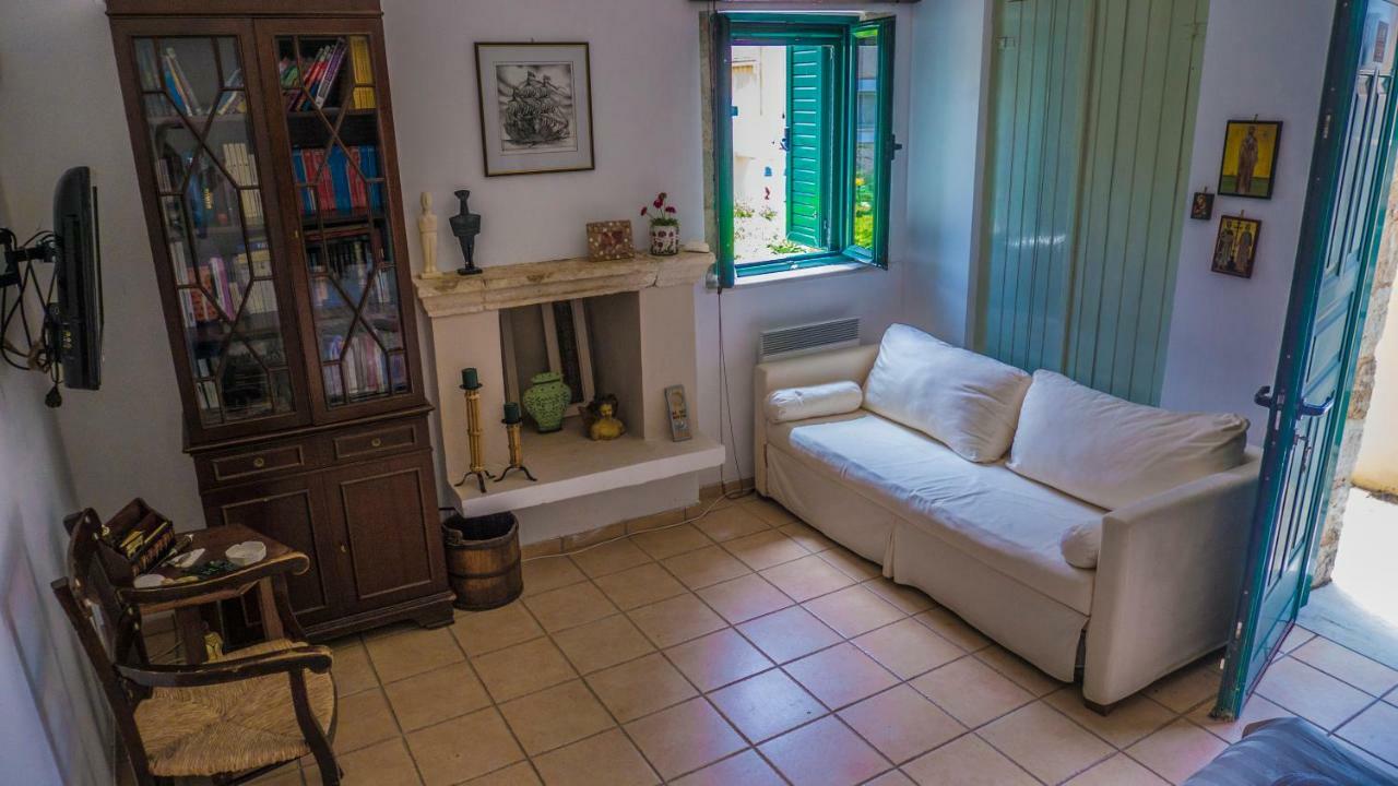 Sylvia'S Guest House Kavrokhorion Екстер'єр фото